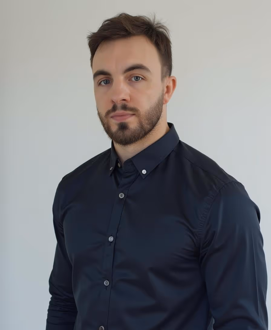 Shan Professional Headshot Photo